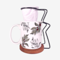 Kit Coador Individual + Caneca Branca Folhagens...